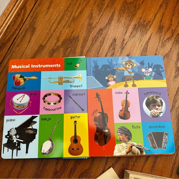 Lot of 2 children’s books and wooden puzzle - Picture 3 of 6